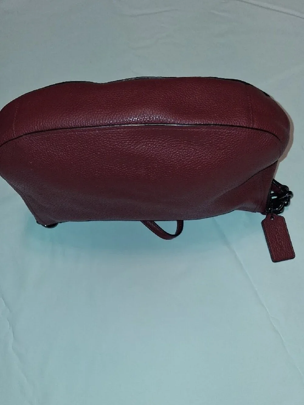 Coach Pebbled Leather Crossbody Shoulder Bag in Wine. sz 12wx8l